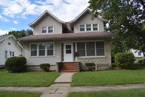 225 E Pierce St, Pontiac, IL 61764