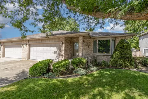 1377 Cannonball Trl, Yorkville, IL 60560