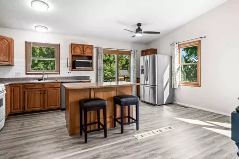 Kitchen - 2724 Rocksbury Dr, Bloomington, IL 61705 photo 1 of 4