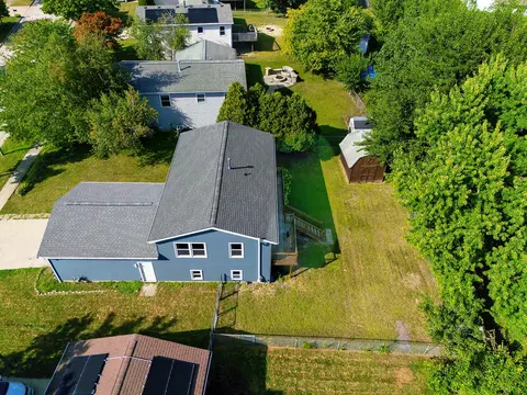 View/Area - 2724 Rocksbury Dr, Bloomington, IL 61705 photo 2 of 3