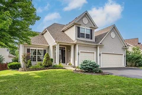 240 Hearthstone Dr, Bartlett, IL 60103