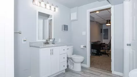 Bath - 1704 Setter St, Normal, IL 61761 photo 6 of 7