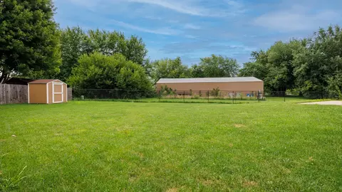 Exterior - 1704 Setter St, Normal, IL 61761 photo 10 of 11