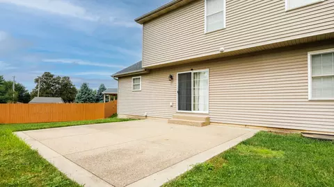 Exterior - 1704 Setter St, Normal, IL 61761 photo 7 of 11