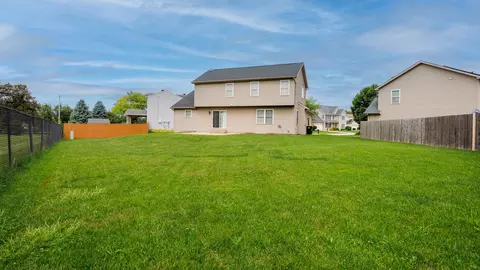 Exterior - 1704 Setter St, Normal, IL 61761 photo 5 of 11