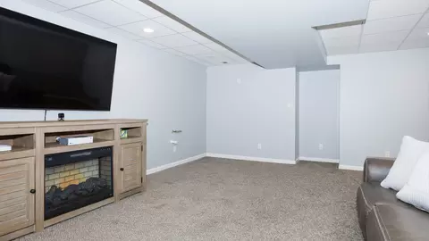 Living - 1704 Setter St, Normal, IL 61761 photo 8 of 8