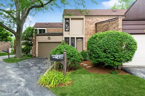 2456 Cobblewood Dr, Northbrook, IL 60062