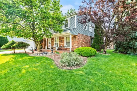 620 W 58th St, Westmont, IL 60559