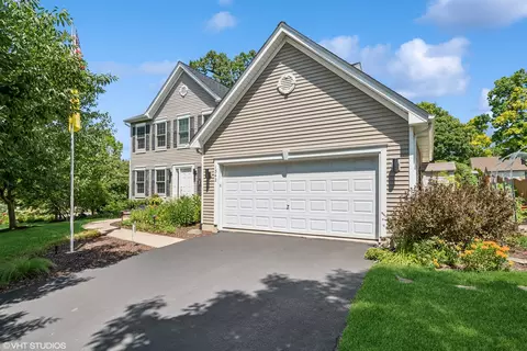 1342 Oak Ridge Ln, Montgomery, IL 60538