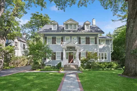 519 Cedar St, Winnetka, IL 60093