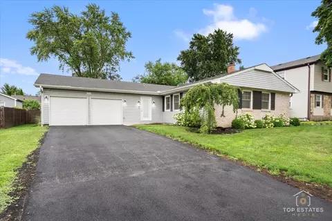 957 Country Ln, Buffalo Grove, IL 60089