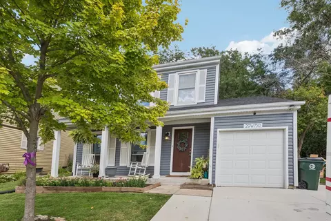 29 W730 Wembly Dr, Warrenville, IL 60555