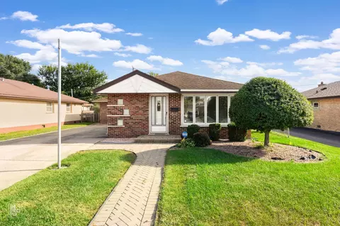 6517 102nd Pl, Chicago Ridge, IL 60415