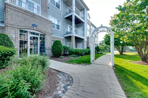 1259 W Lake St #304, Addison, IL 60101