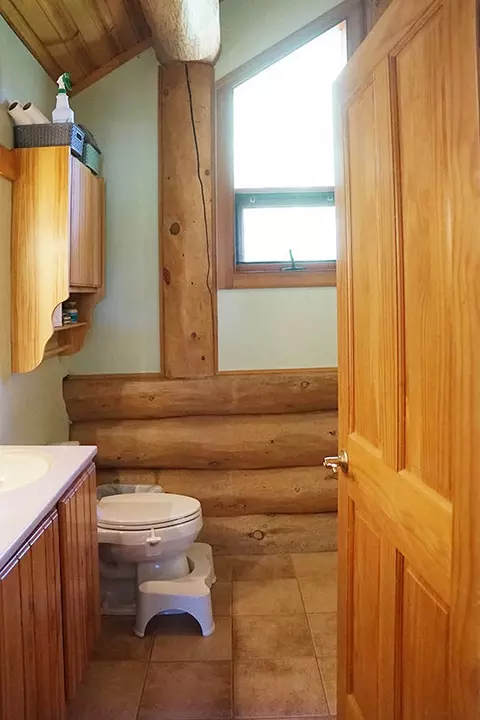 Bath - 3526 E 2179th Rd, Ottawa, IL 61350 photo 3 of 7