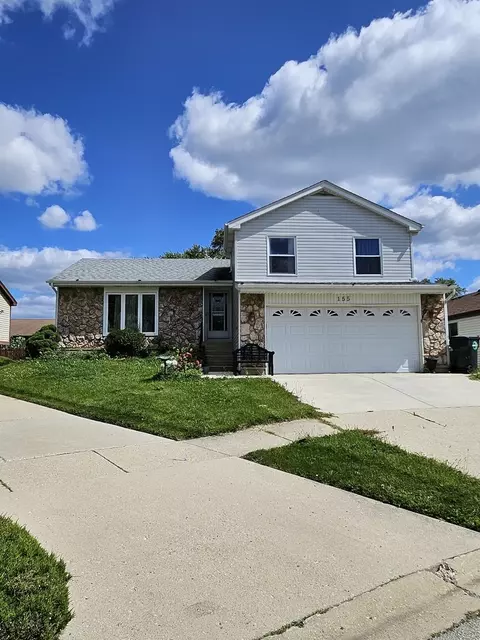 155 Hastings Mill Rd, Streamwood, IL 60107