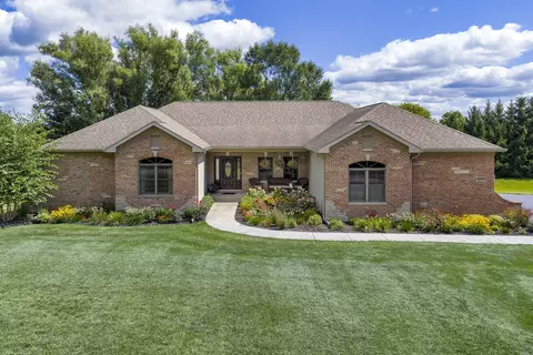 4600 Smith Ct, Woodstock, IL 60098