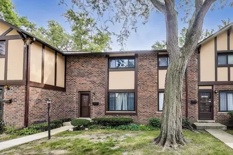 18 W271 Kirkland Ln, Villa Park, IL 60181