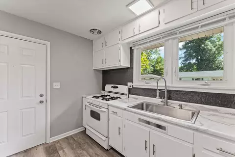 Kitchen - 809 S Victor St, Champaign, IL 61821 photo 4 of 4