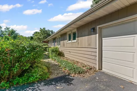 Exterior - 809 S Victor St, Champaign, IL 61821 photo 3 of 8