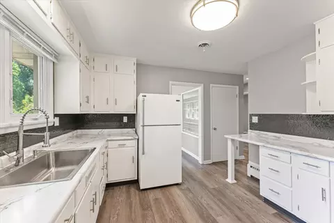 Kitchen - 809 S Victor St, Champaign, IL 61821 photo 3 of 4