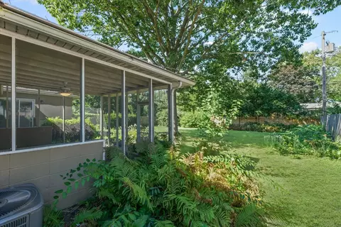 Exterior - 809 S Victor St, Champaign, IL 61821 photo 6 of 8