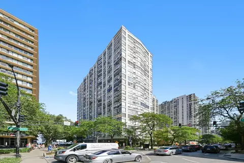 5757 N Sheridan Rd #15H, Chicago, IL 60660