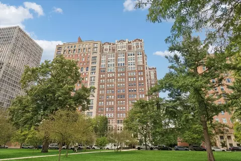 2440 N Lakeview Ave #11C, Chicago, IL 60614