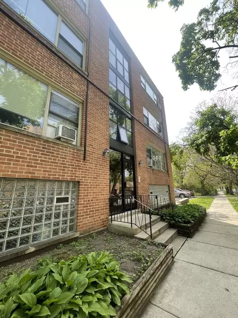 6827 N Oakley Ave #3C, Chicago, IL 60645