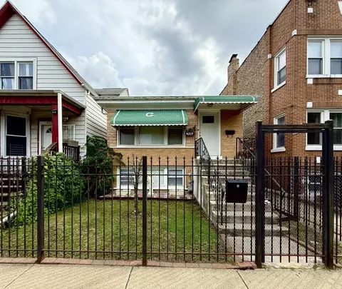 4317 W Hirsch St, Chicago, IL 60651