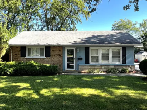 22 Apple Ln, Park Forest, IL 60466