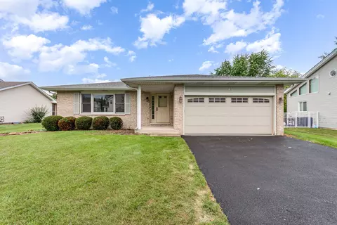 265 Hickory Oaks Dr, Bolingbrook, IL 60490