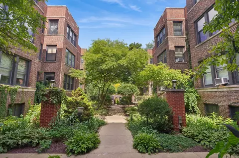 753 W Brompton Ave #1S, Chicago, IL 60657