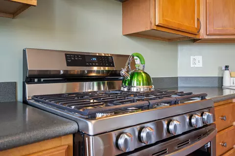 Kitchen - 511 Prestwick Ln #402, Wheeling, IL 60090 photo 4 of 4