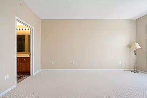 Bedroom - 511 Prestwick Ln #402, Wheeling, IL 60090 photo 2 of 3
