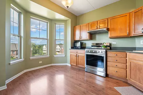 Kitchen - 511 Prestwick Ln #402, Wheeling, IL 60090 photo 2 of 4