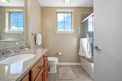 Bath - 511 Prestwick Ln #402, Wheeling, IL 60090 photo 1 of 5