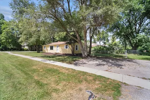 500 E Franklin St, Hudson, IL 61748 photo 24