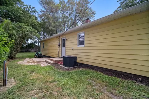500 E Franklin St, Hudson, IL 61748 photo 21