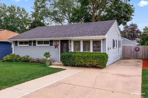 502 Union Ave, Saint Charles, IL 60174
