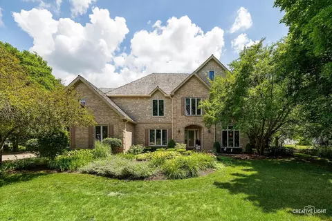 4211 Legend Ct, Naperville, IL 60564