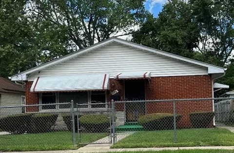 826 N May St, Aurora, IL 60506