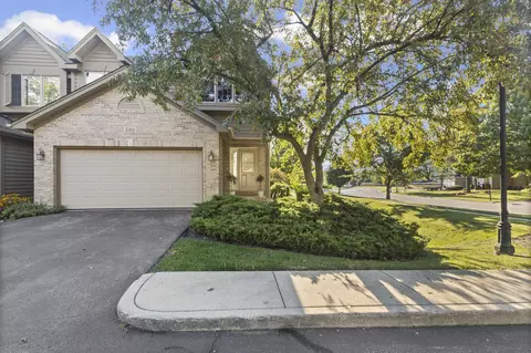 590 Silver Aspen Cir, Crystal Lake, IL 60014