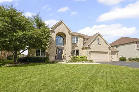 1010 Grayhawk Dr, Algonquin, IL 60102