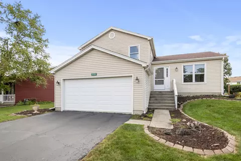 2721 Zurich Ln, Woodridge, IL 60517