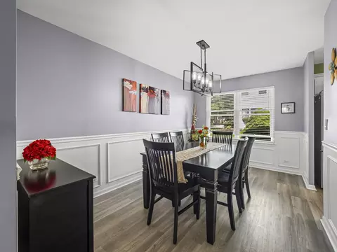 Dining - 901 Wesley Ln, Algonquin, IL 60102 photo 1 of 2