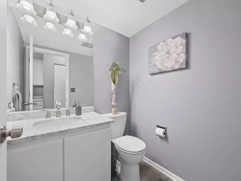 Bath - 901 Wesley Ln, Algonquin, IL 60102 photo 1 of 2