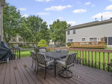 Exterior - 901 Wesley Ln, Algonquin, IL 60102 photo 3 of 4