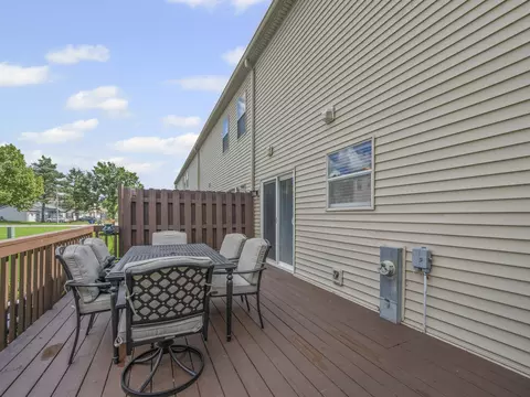 Exterior - 901 Wesley Ln, Algonquin, IL 60102 photo 4 of 4