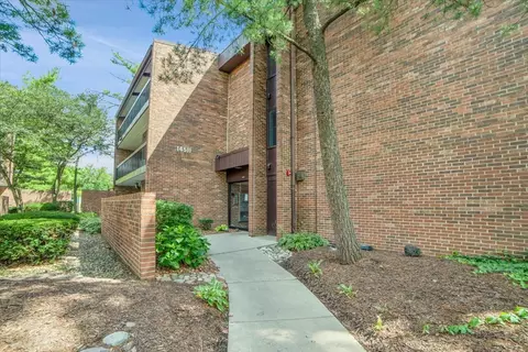 14511 Central Ct #M2, Oak Forest, IL 60452